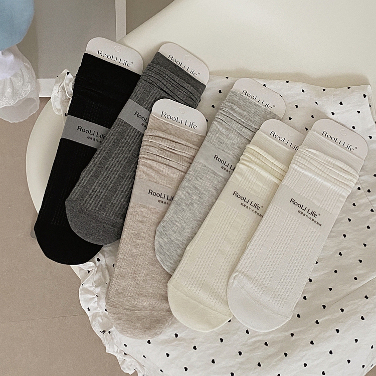 Miu Style Solid Color Seamless Socks for Women, Mid-Calf Socks for Spring and Summer, Ultra-Thin Breathable Striped Slouch Socks to Pair with Loafers