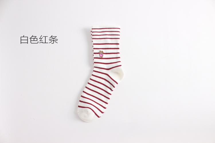 3 đôi vớ vớ mùa xuân và mùa thu mới vớ sọc hoạt hình thêu gấu rộng miệng vớ cotton vớ da