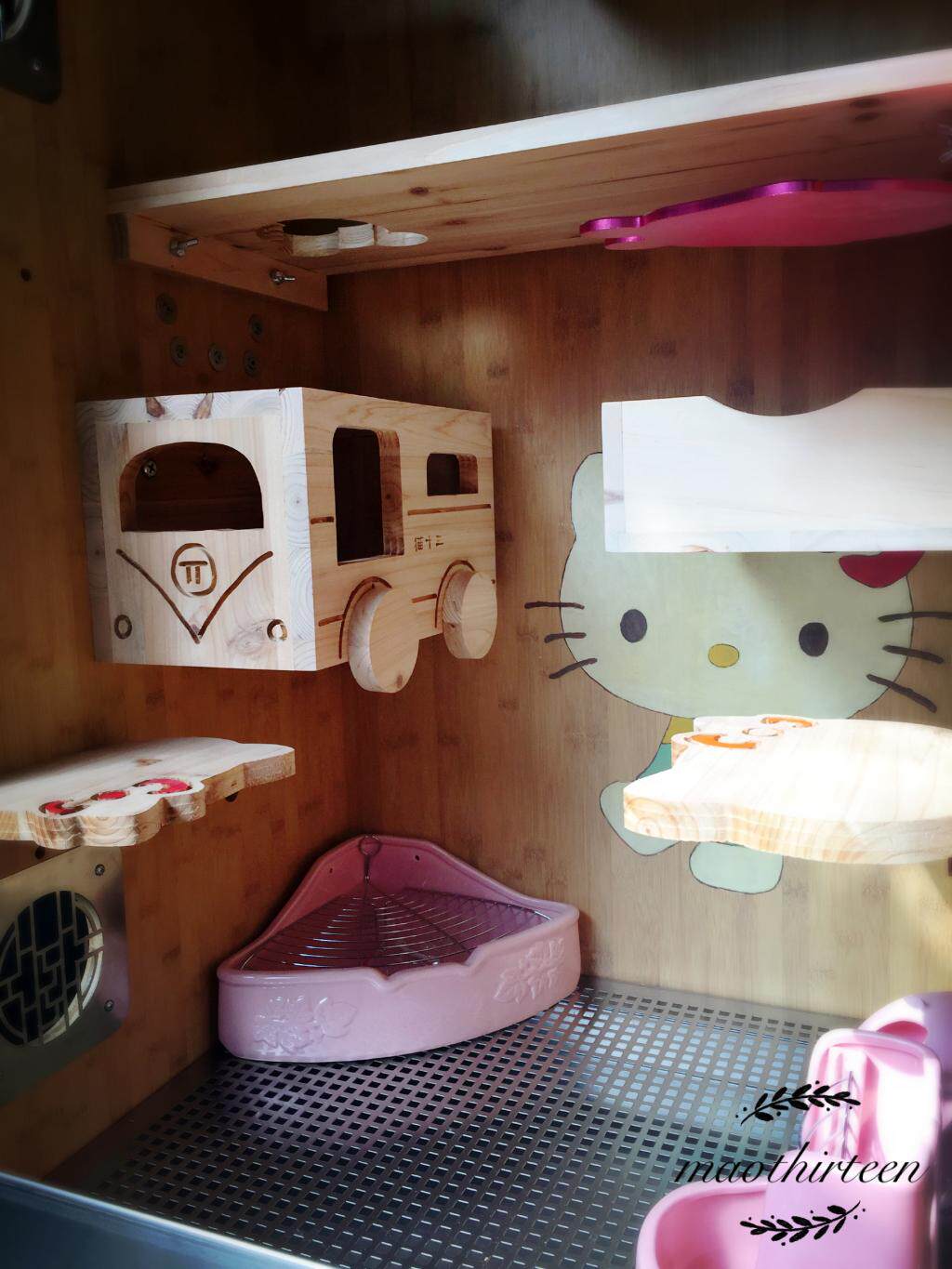 Cat thirteen bamboo cabinet cage Z120hello kitty themed display picture (custom version no spot)