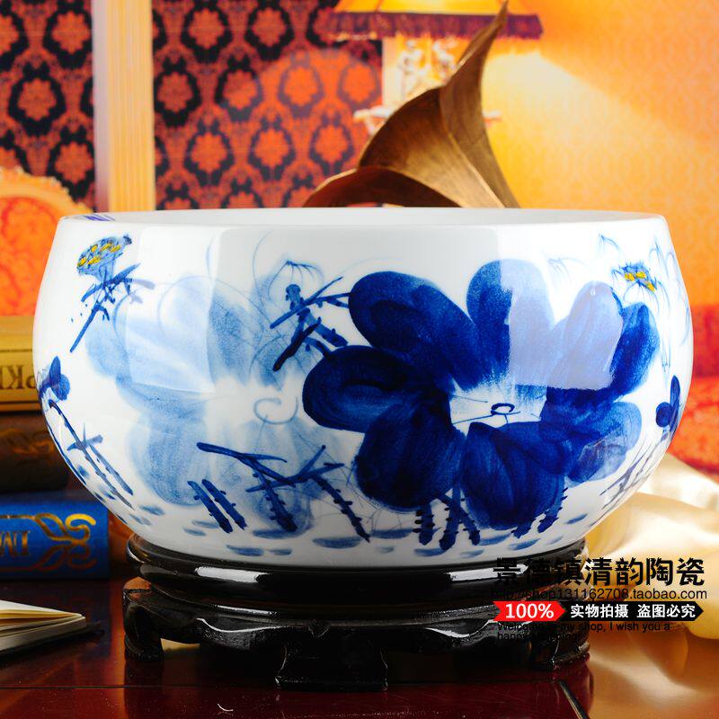Jingdezhen ceramic fish tank hand-painted underglaze blue and white porcelain fish tank and home decoration for the works of Wang Dehe