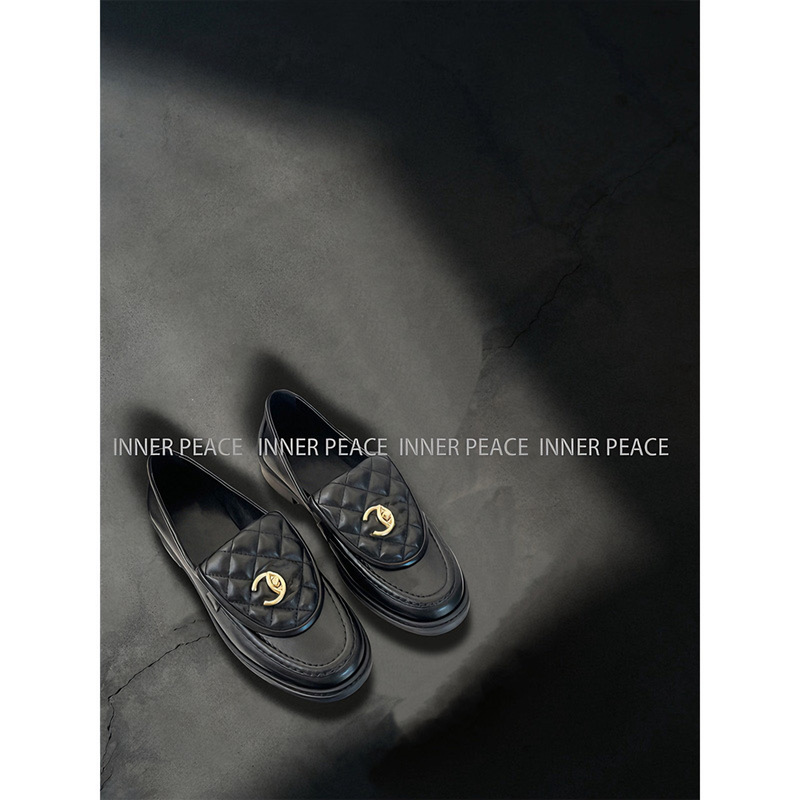 【Inner】Classic Retro Diamond-Patterned Vintage Schoolbag Buckle Loafers in Lambskin Black and Gold Color 3.5 【Inner】Classic Retro Diamond-Patterned Vintage Schoolbag Buckle Loafers in Lambskin Black and Gold Color 3.5