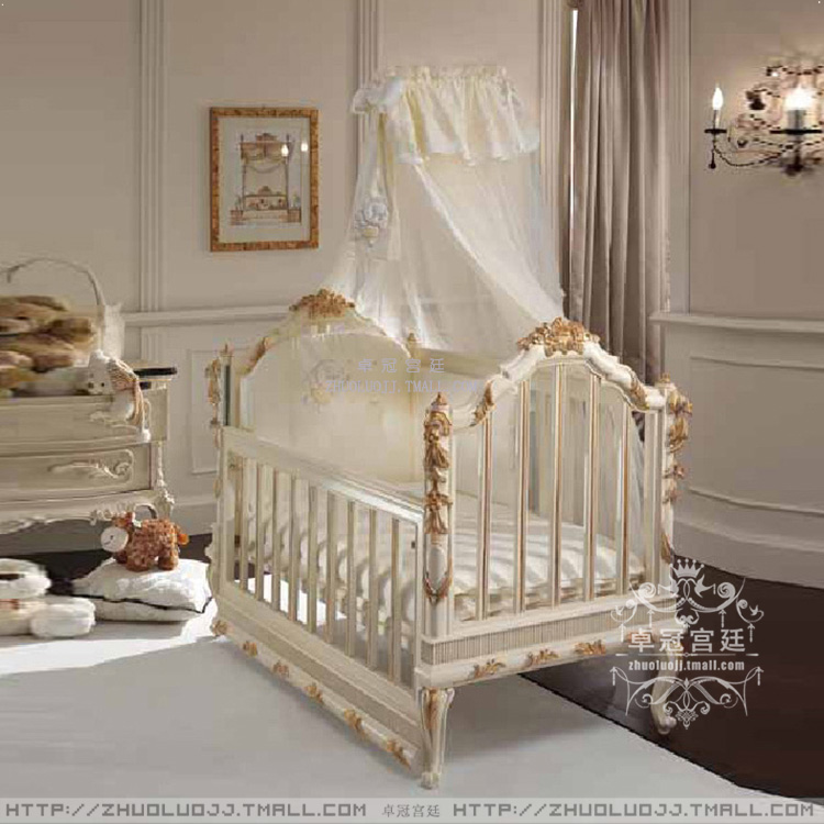 European baby bed Neoclassical solid wood carved baby bed Villa