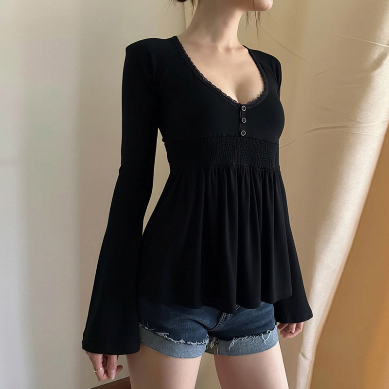 Vintage Lace Patchwork V-Neck Long-Sleeve T-Shirt for Women, Black Babydoll Top with Cinched Waist and Flared Sleeves Vintage Lace Patchwork V-Neck Long-Sleeve T-Shirt for Women, Black Babydoll Top with Cinched Waist and Flared Sleeves