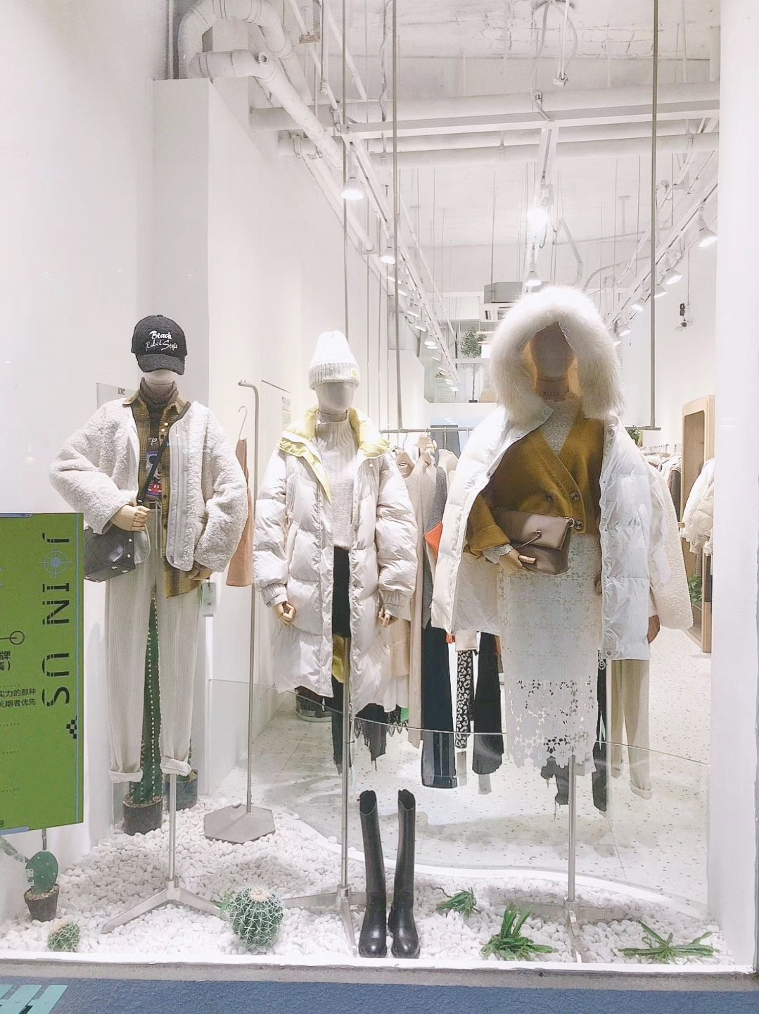 Model shelf display rack Half-body props Female Korean version of the human body flat shoulder high-end clothing shop window clothes dummy table