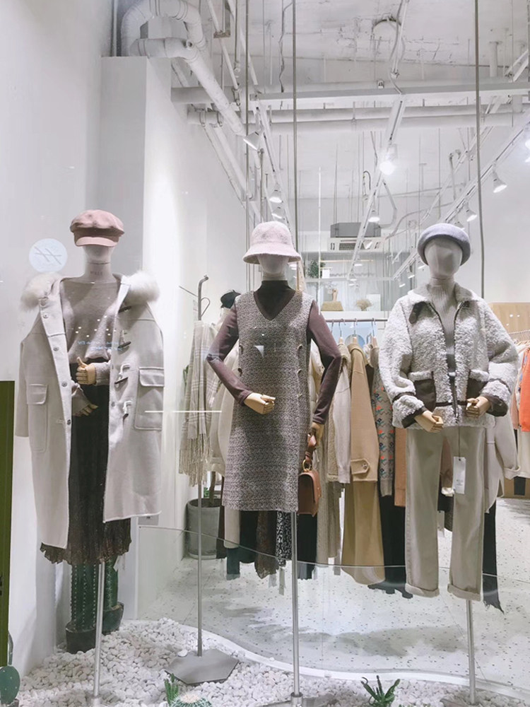 Clothing store model props Female half-body Korean version of the human body clothes dummy table Women's window model shelf display stand