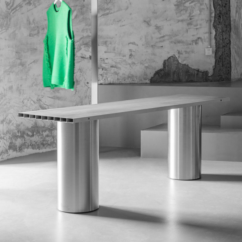 Apparel store Zhongdao Waterstage stainless steel display frame display window soft display props women's wear display stand