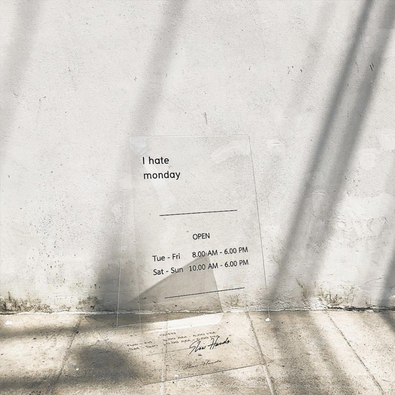 Clothing Store Acrylic Display Card Women Clothing Online Red Shop Shelves Doorway Welcome Signs Advertising Special Price Promotion Sign