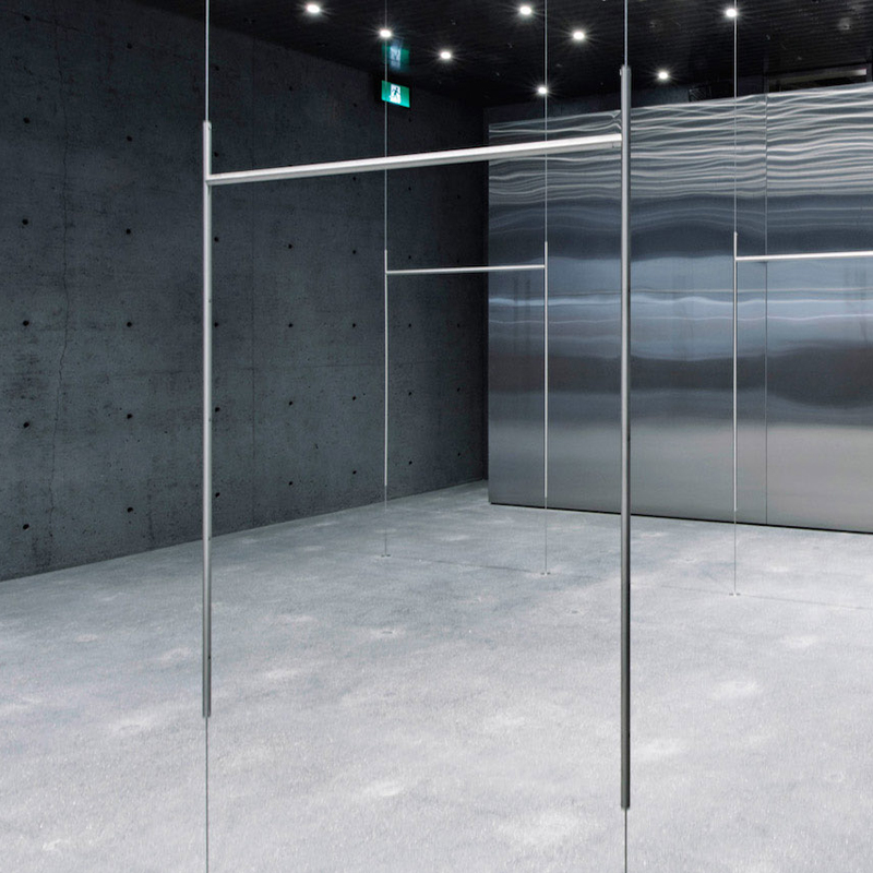 Clothing Store Display Rack Wall Wall-mounted Display Shelf Stainless Steel Floor Type Mesh Red Upscale Women's Clothing Store Shelves