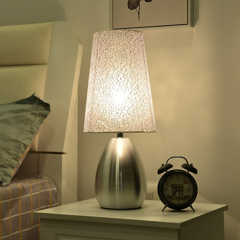 Simple modern bedside lamp Nordic bedroom table lamp touch sensor dimmable ins smart home warm and romantic