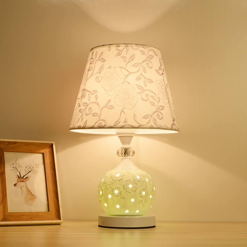 Bedroom table lamp modern minimalist bedside headlights cozy romantic European-style living room Creative fashion fields Adjustable Light Table Lights