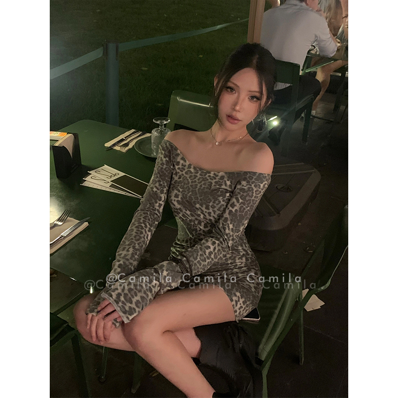 Leopard Print Large Round Neck Backless Versatile Long-Sleeve T-Shirt Top for Women 2025 Autumn New Mini Super Short Dress Leopard Print Large Round Neck Backless Versatile Long-Sleeve T-Shirt Top for Women 2025 Autumn New Mini Super Short Dress