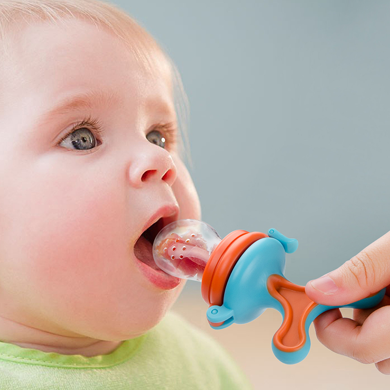 Baby eating fruit bites Baby fruit and vegetable bags Deputy food items Pacifier Food Juice Stick Chewy Chewy Grinding Solid Teeth