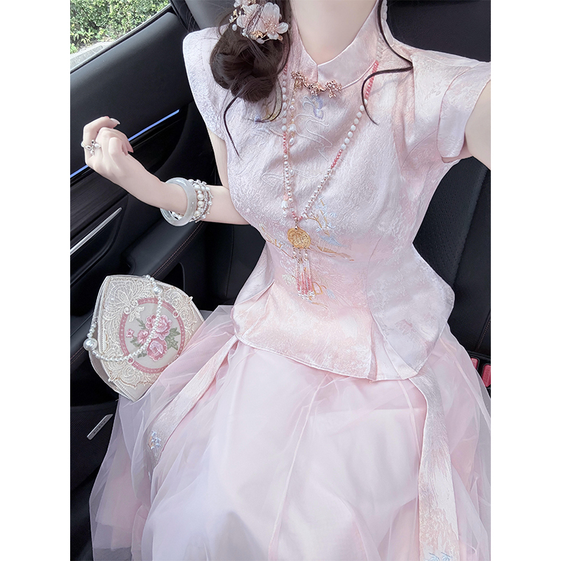 New Chinese-Style Suit for Women 2026 New High-End Engagement Dress Heavy Embroidery Top with Mesh Skirt Two-Piece Set