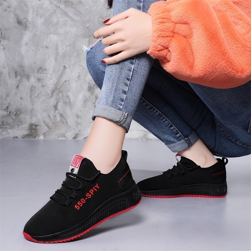 Sports shoes women's spring and summer new 2021 old Beijing casual cloth shoes net red black all-match running mother shoes