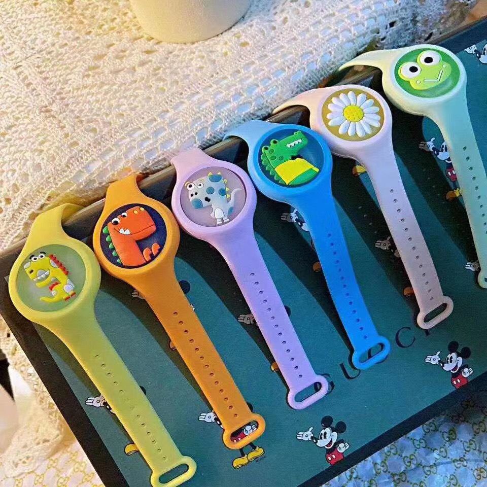Ground Stall Origin Luminous Mosquito Repellent Hand Ring Flash Cartoon Children Mosquito Repellent Ring Plant Essential Oils Anti-mosquito Bright Light Handwatches