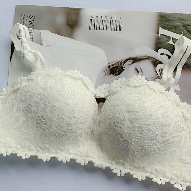 Super gathered cute flower bra flat chest small chest special artifact girl underwear No rim thickened bra AA cup