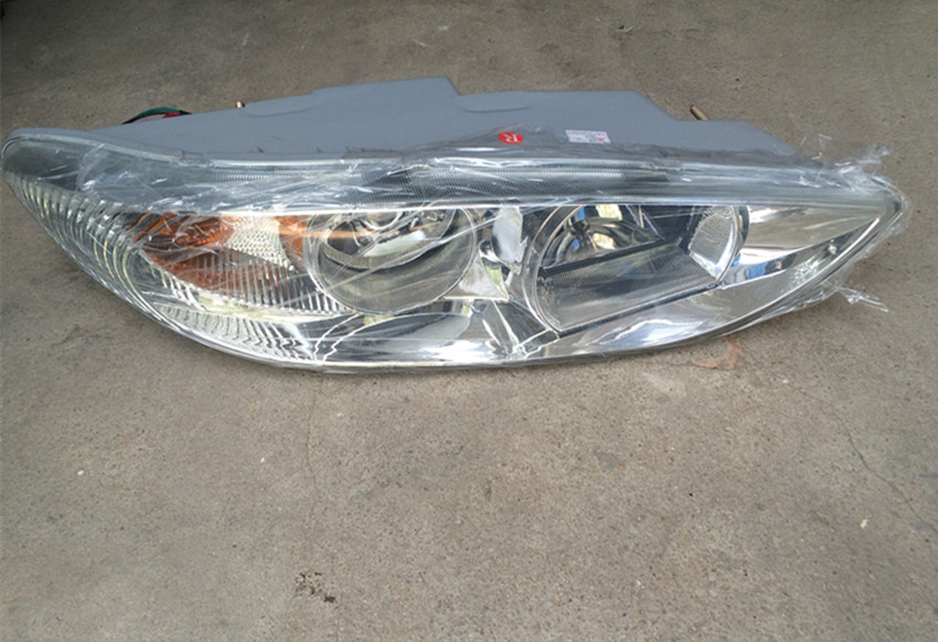 Headlight assembly Zhongtong bus accessories Triumph Kychz headlights in passenger bus accessories service 24V12V