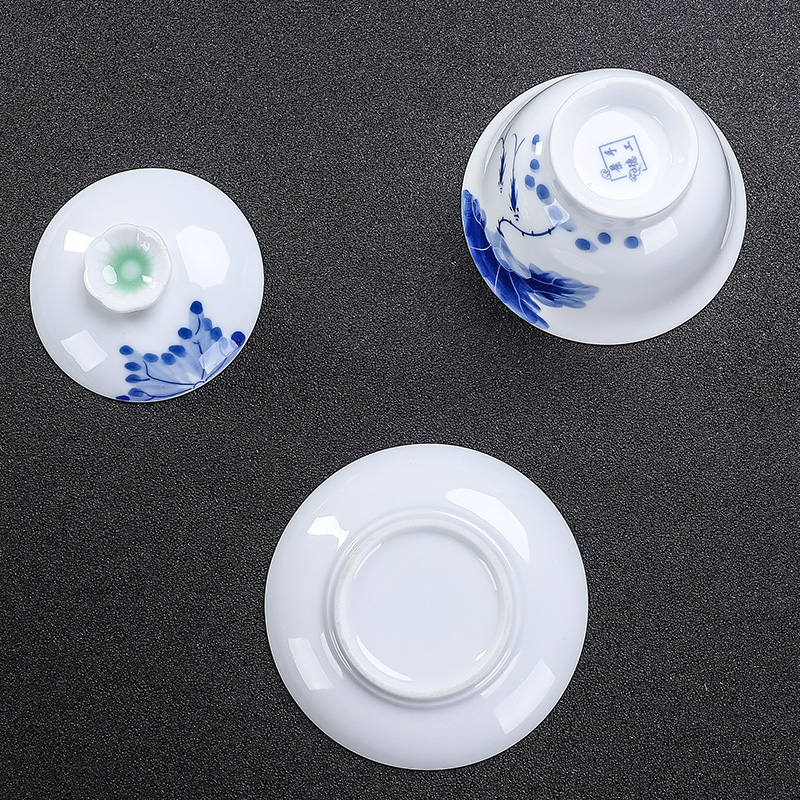 Blue and white porcelain floor in hand - made tureen three only a single small bowl of tea cups to use household white porcelain kung fu tea set