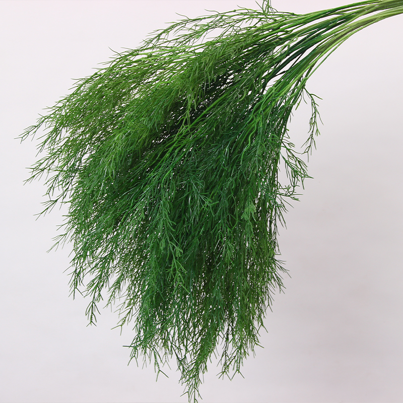 白绿交辉：商务婚礼中的高级感花卉艺术