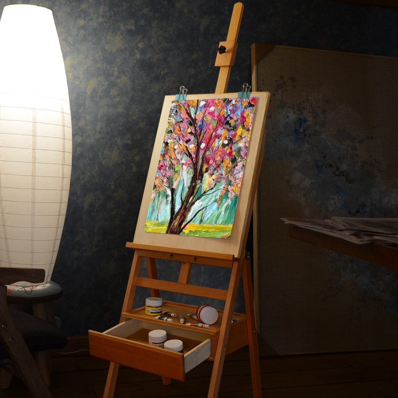 Мольберт с рисунком