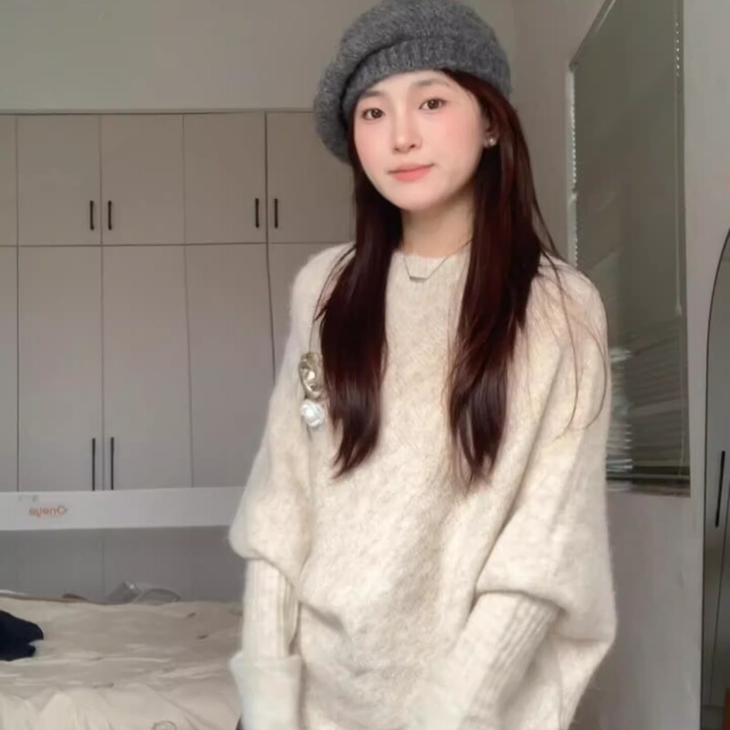 Korean Style Irregular Lazy Batwing Sleeve Sweater for Women, Autumn and Winter Loose High-End Elegant Knitted Soft Cape Top