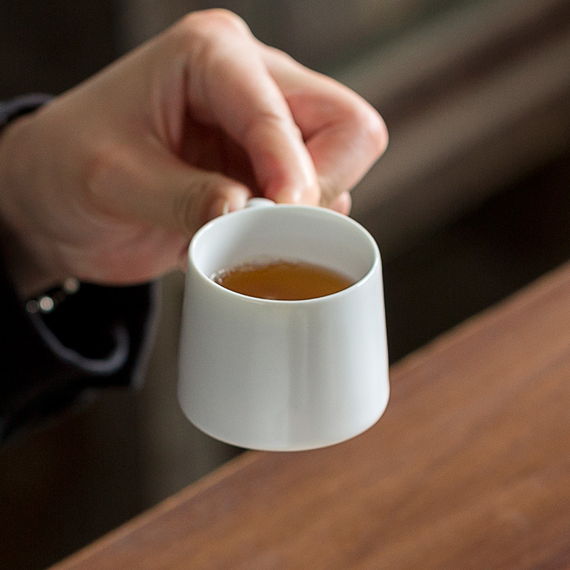 Jun is pure white mini mugs ins contracted household small glass ceramic cup with handle the hot cup of tea