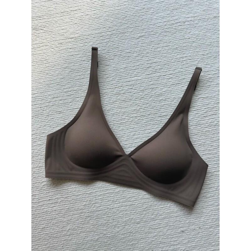 The Same Style as on Xiaohongshu, Two Pieces for 99, European and American Style Deep V-Shaped Lingerie, 3mm Thin Cup, Small Breasts Don'T Feel Empty, Large Breasts Appear Smaller.