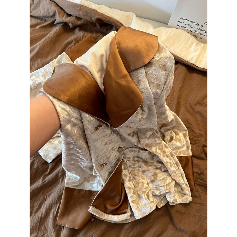 French Light Luxury Style High-End Printed Warm Velvet Pajamas for Women, Autumn and Winter 2026 New Home Wear Two-Piece Set