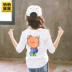 Bé gái 2018 mùa thu mới áo thun dài tay trẻ em phiên bản tiếng Hàn của áo sơ mi chữ cái nước ngoài trong chiếc áo trẻ em lớn từ bi áo thun dài tay bé trai Áo thun