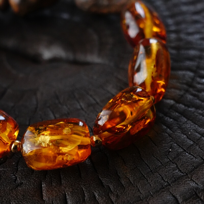 The String of Beads by Da Xian, "Mountain Flowers Fall," Natural Agarwood Bracelet with Beeswax Amber Loose Beads
