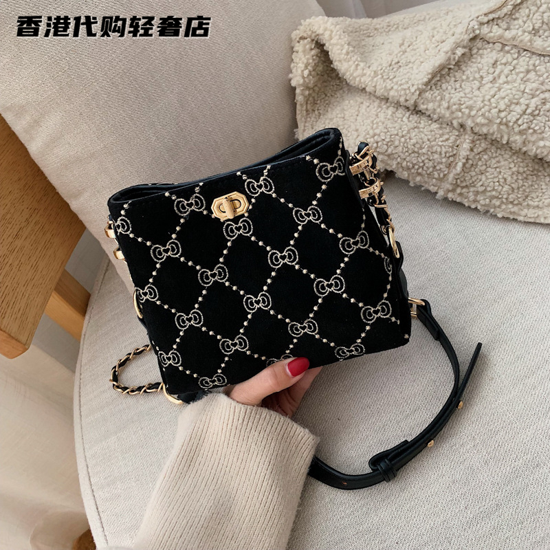 French official flagship women's bag new texture frosted sloped cross-pack retro foreign pie 100 lap single shoulder chain bag woman