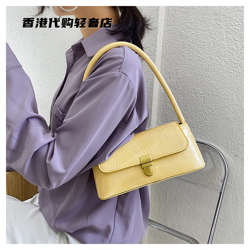 French official women's bag shoulder underarm bag 2022 new trendy fashion net red white messenger baguette