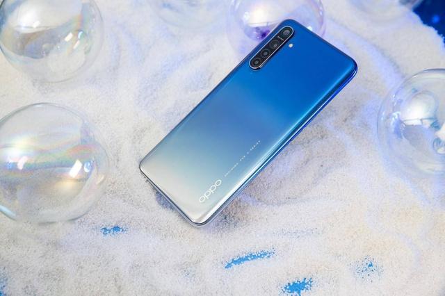 OPPO K5配置性能流畅 颜值青春