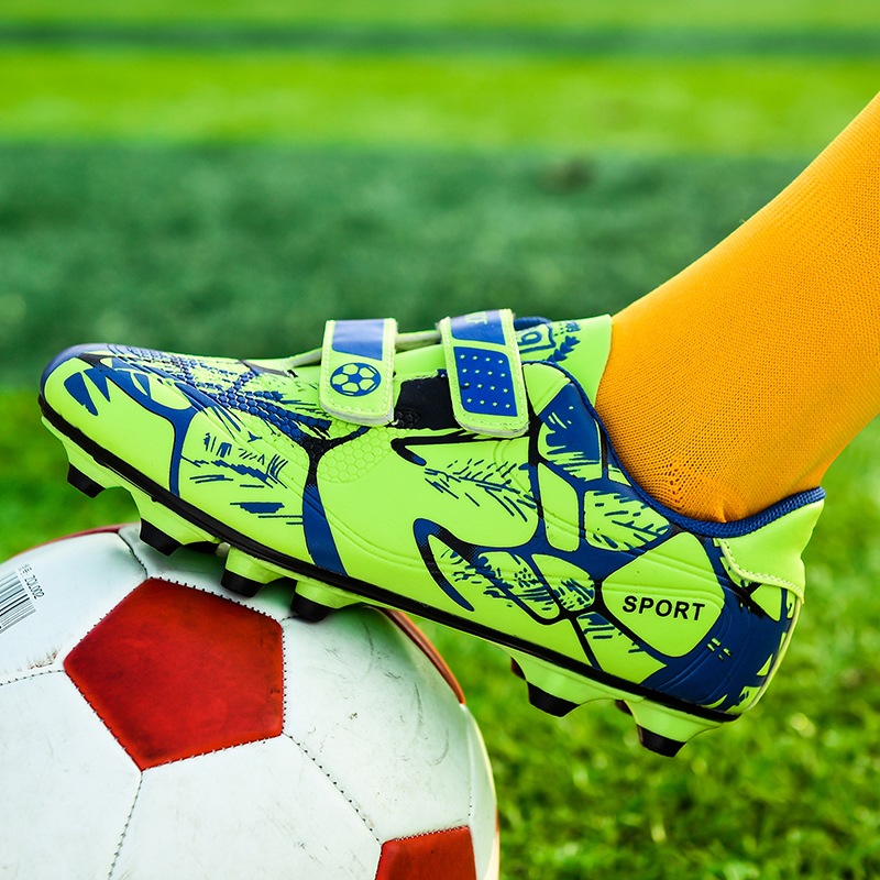 Children kick sneakers long spikes, magic sticklers football shoes teenagers training shoes Elementary students round nail leather foot sports