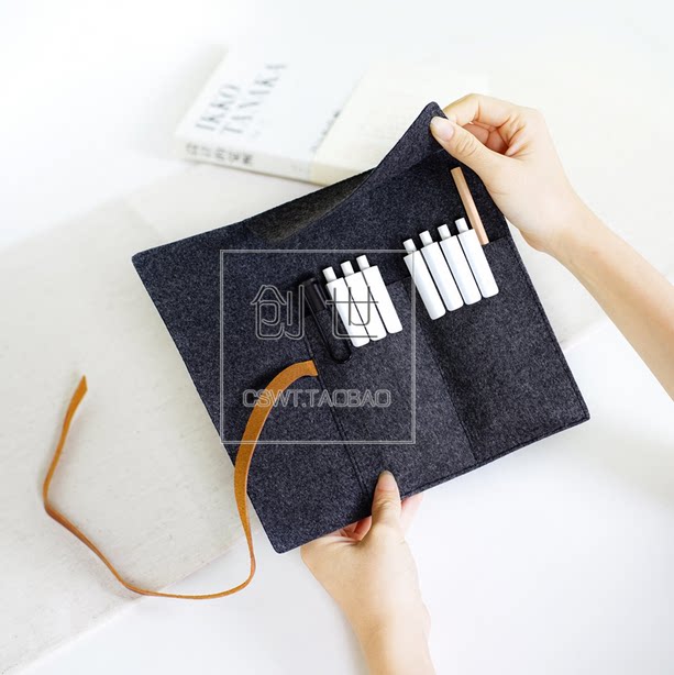 Simple wind hand roll folded with felt pen bag creative office simple pure color environmental protection stationery collection bag pen roll