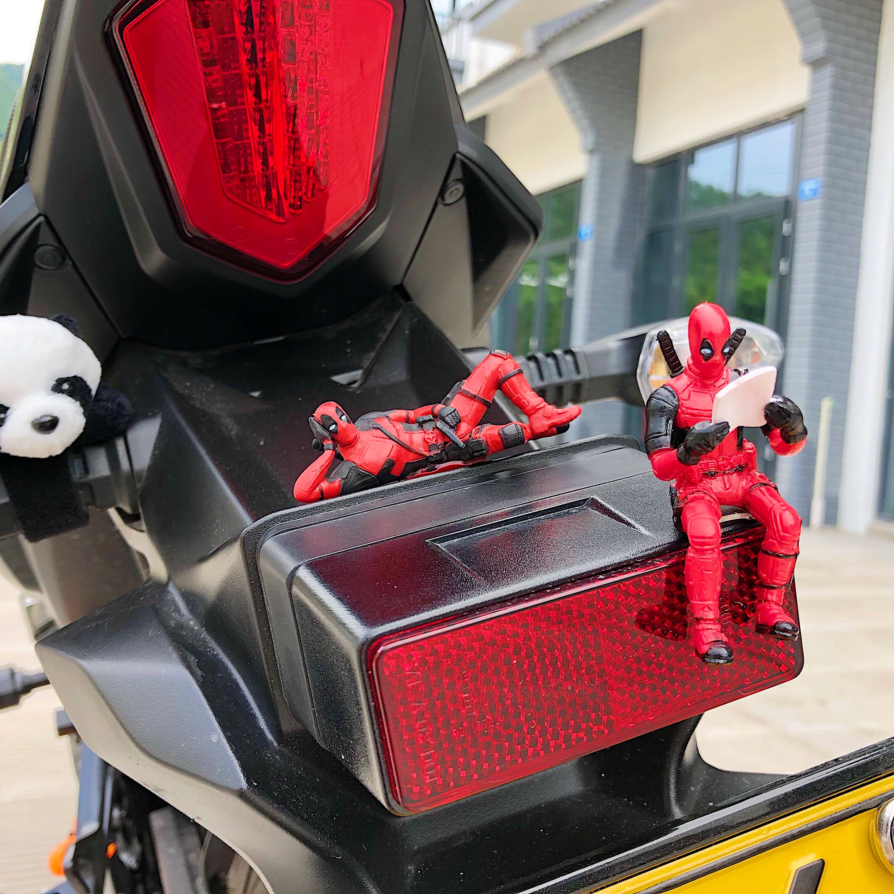 Motorcycle decoration doll modification accessories mini-dead battery car decoration car personality car furnishings