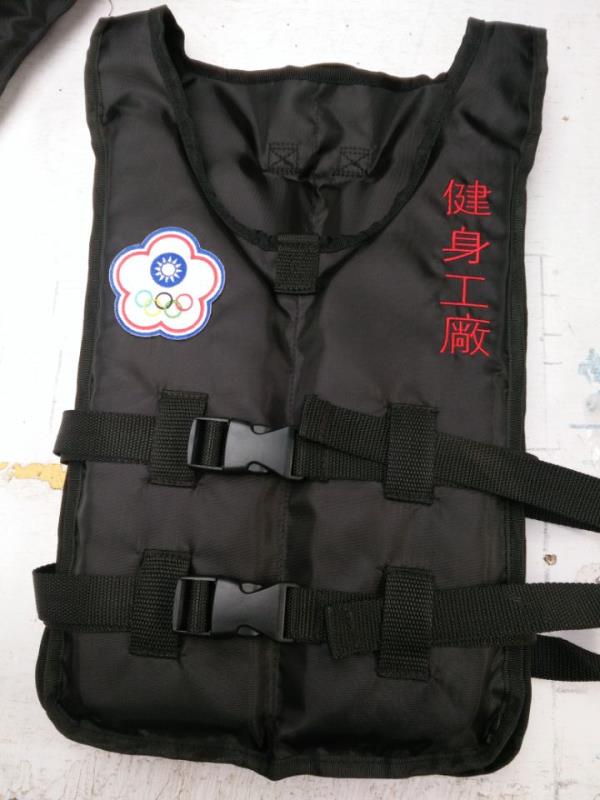 Professional water sports life jacket, an artifact to improve the performance of dragon boat sports