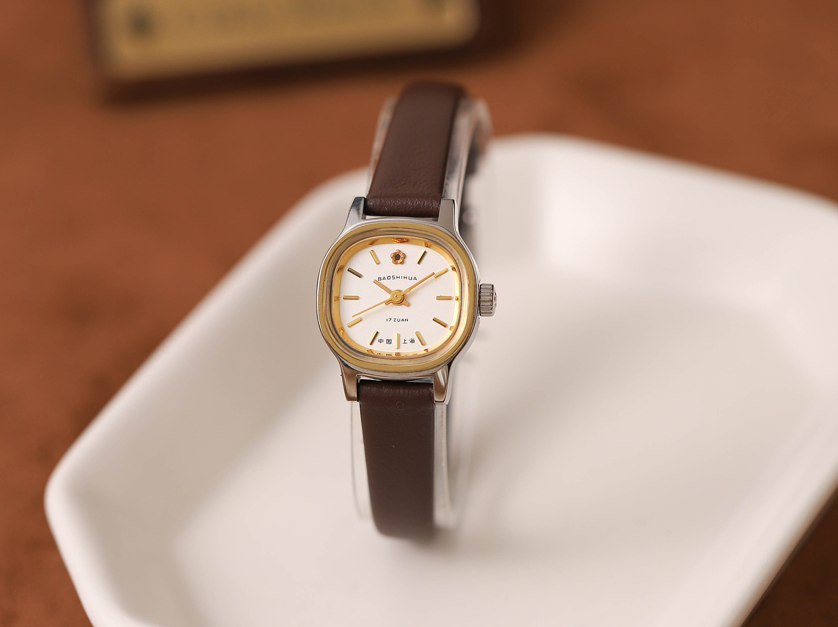 Наручные часы 国货上海宝石花小巧手动机械表白色方形复古怀旧文艺考试考研女表 Cokly