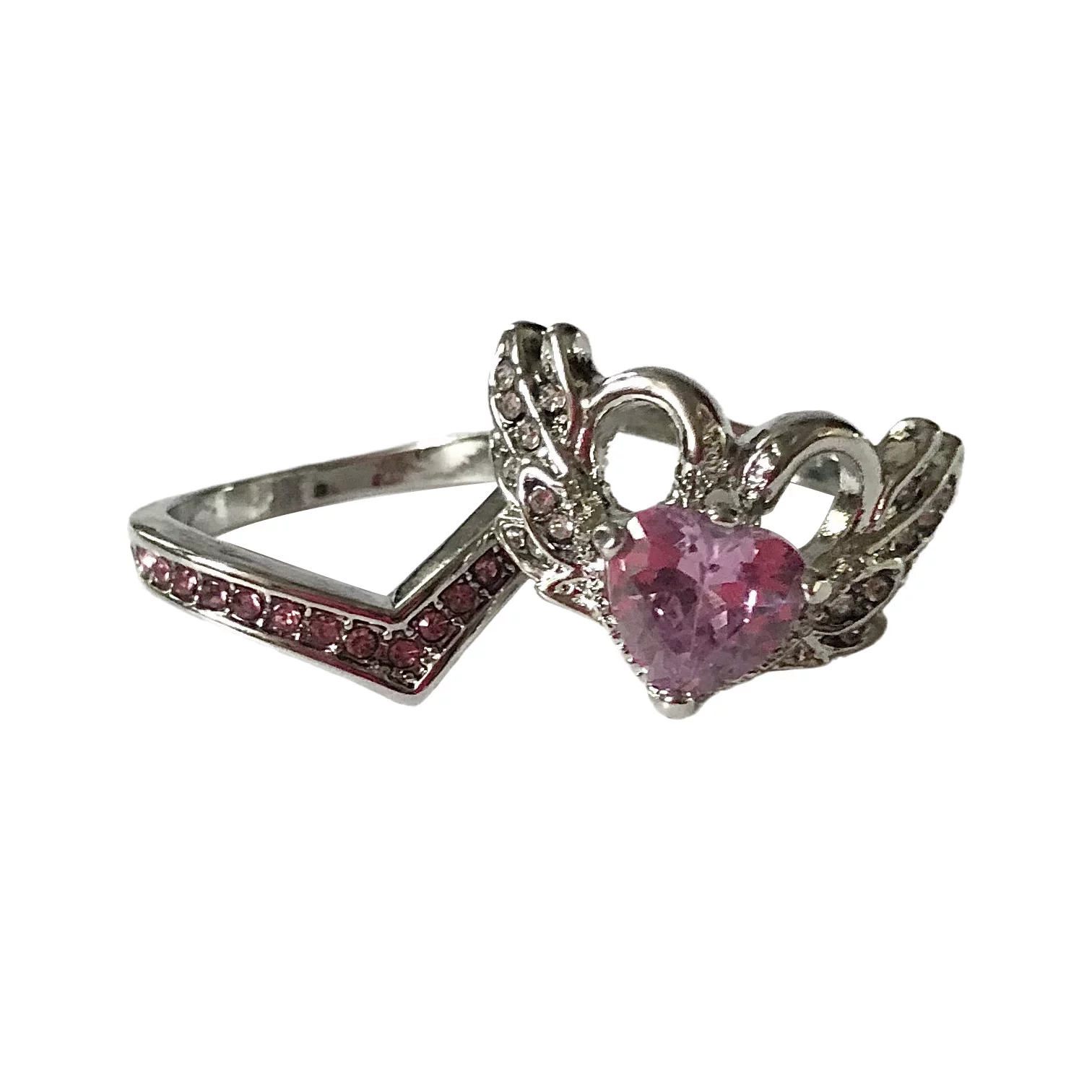 Электронное изделие/игрушка? Но текст: "Electronic Pet @pink love ring hot girl millennium niche sweet stack weares wearer rings y2k" переведём корректно: