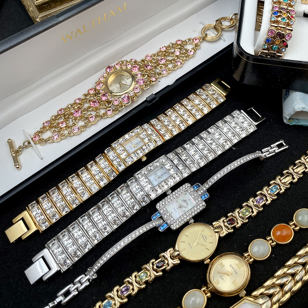 Antique vintage watch retro jewelry European and American jewelry diamond pearl quartz bracelet bracelet quartz watch