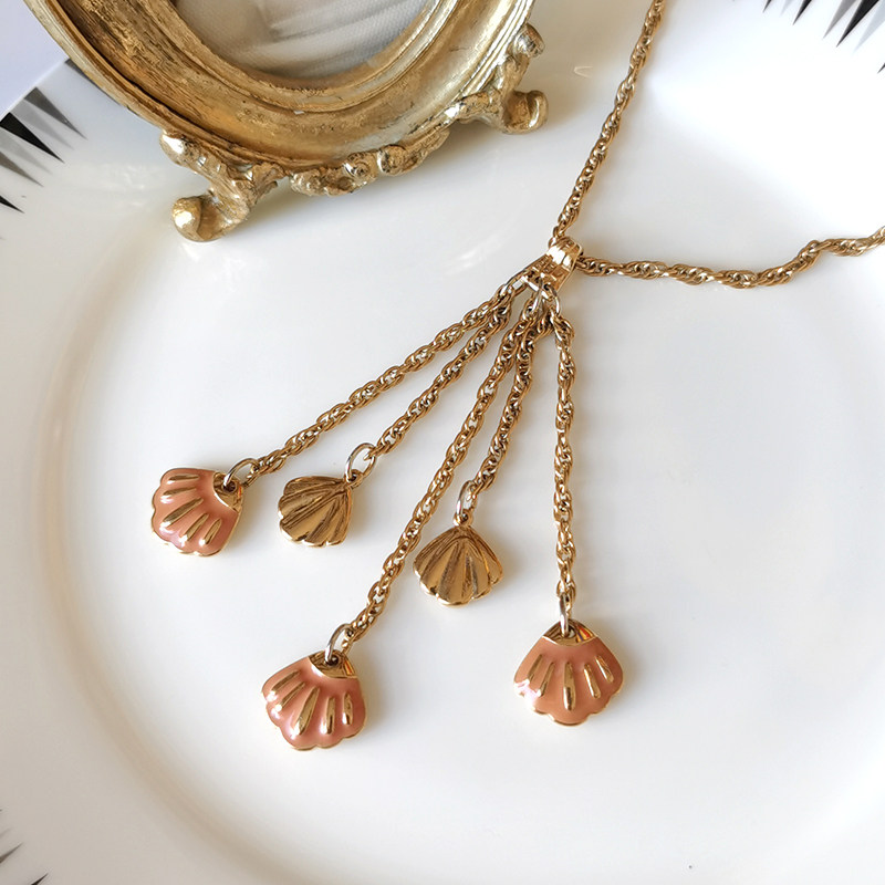 American Atlantic Antique Big Brands VintageGivenchy Elegance 1980 Shell Styling Necklace