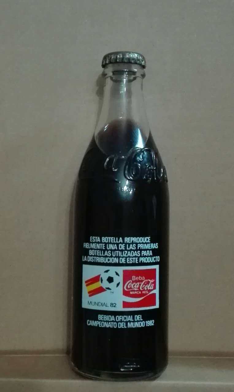Coca-Cola 1982 Spain Madrid World Cup football bottle Coke bottle glass bottle collection
