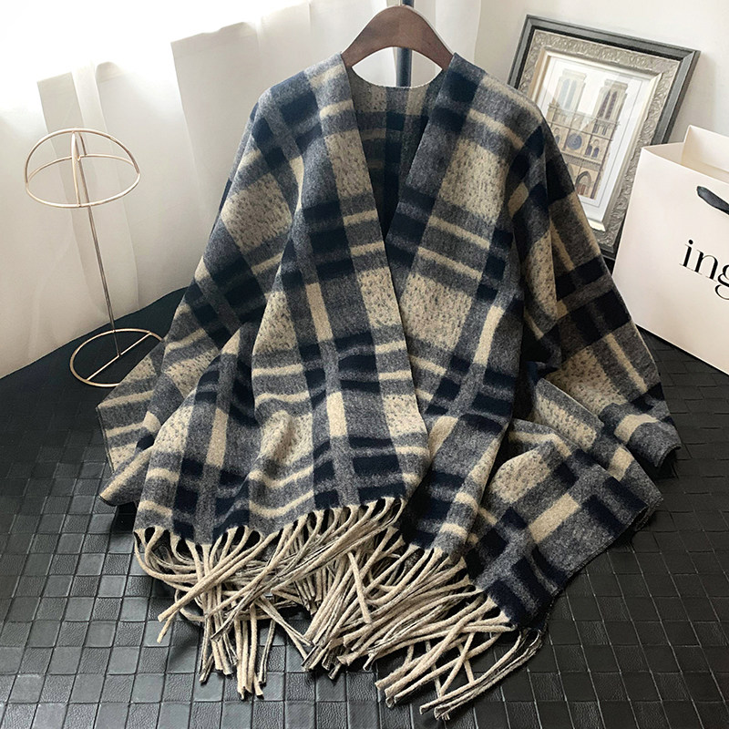 The shawl jacket girl autumn outer with the Korean version of the 100-coated grid scarf in the long version of wool wool cape cape winter