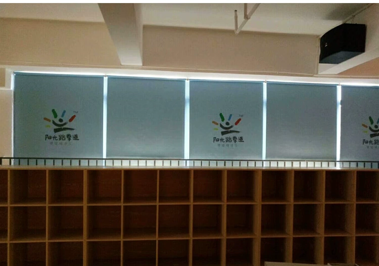 Chengdu logo tùy chỉnh văn phòng màn trập rèm tay cầm rèm nâng đầy đủ bóng che công ty dự án reel - Phụ kiện rèm cửa trụ đỡ rèm cửa