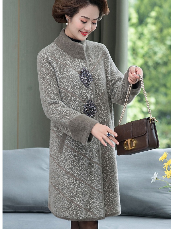 Autumn and Winter New Style Thickened Faux Mink Coat for Mothers, Elegant Middle-Aged and Elderly Women's Autumn Coat, Mid-Length Loose Fit Autumn and Winter New Style Thickened Faux Mink Coat for Mothers, Elegant Middle-Aged and Elderly Women's Autumn Coat, Mid-Length Loose Fit