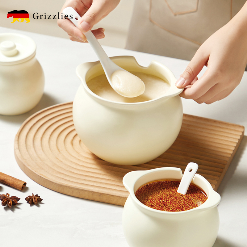 Large-Capacity Ceramic Jar with Lid for Home Use, Resistant to High Temperatures, Specifically for Storing Lard and Chili Sauce in the Kitchen