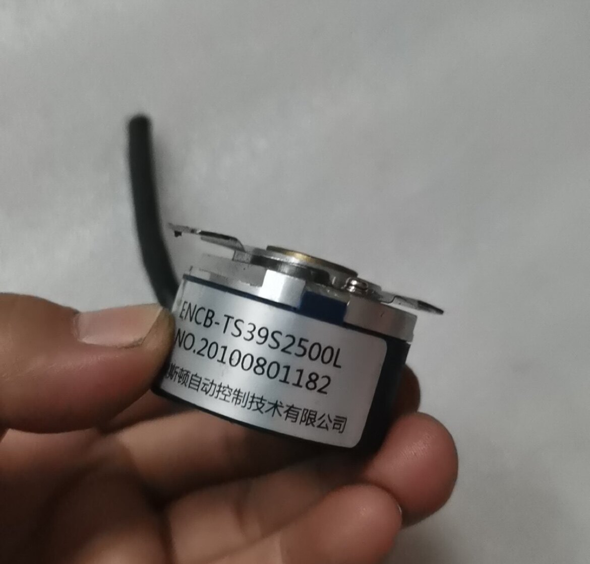 全新ENCB-TS39S2500L-0.4m埃斯顿伺服电机编码器原装ESTUN