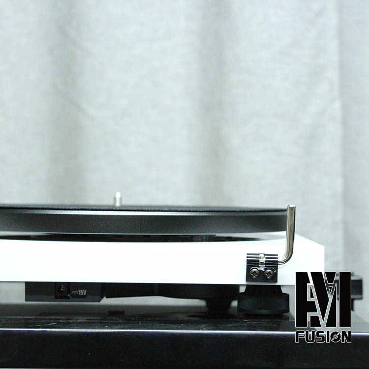 Máy ghi âm Pro-Ject Essential III Cán đá 3 lõi 	đầu đĩa than accuphase	