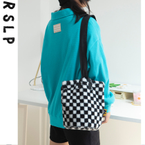 Ruo good product 2021 autumn and winter new female shoulder portable niche plush bucket bag BAO WEN checkerboard large capacity