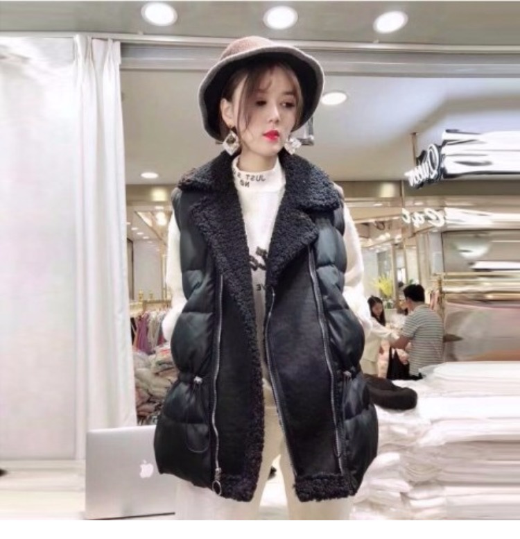 Áo dài châu Âu 2018 thu đông mới thời trang ve áo lông cừu đính bông xuống eo ấm áp áo vest nữ áo khoác nữ hot trend 2021